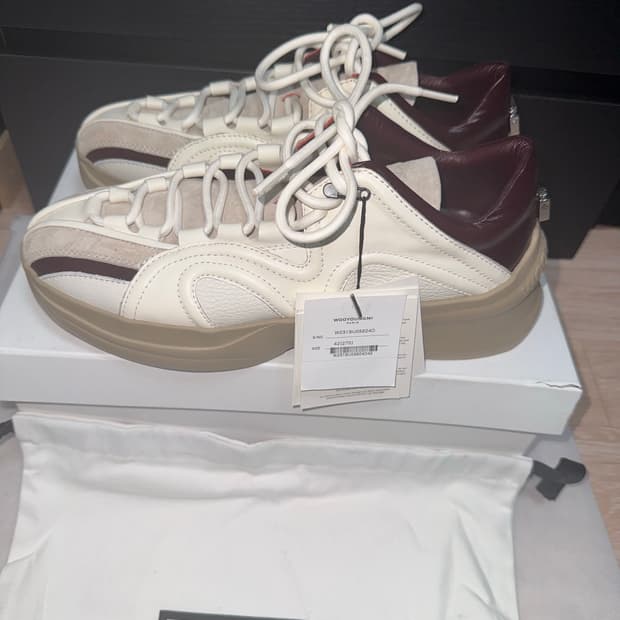 (새상품)우영미 브라운 레더 로우탑 스니커즈 (42-270