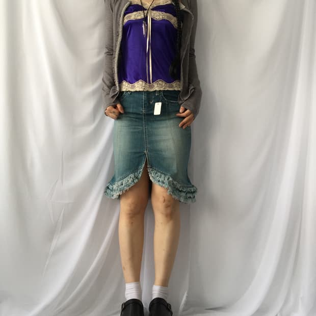 Lace trimming satin sleeveless