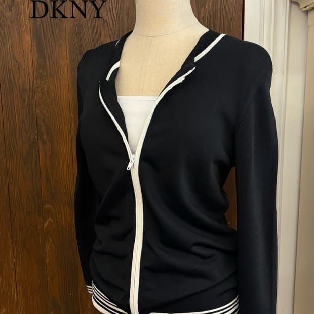 디케이엔와이 정품 블랙 니트집업