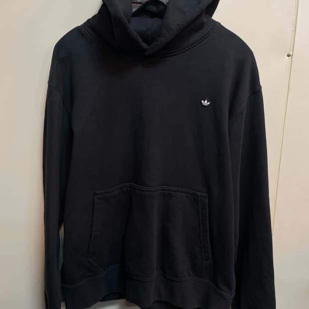 아디다스 화이트로고 후드티