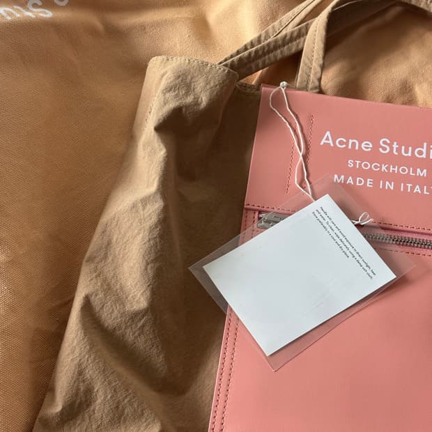 아크네 스튜디오 차정원 백