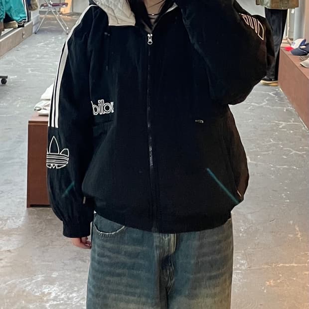 아디다스 올드스쿨 빅 트레포일 바람막이 H1561