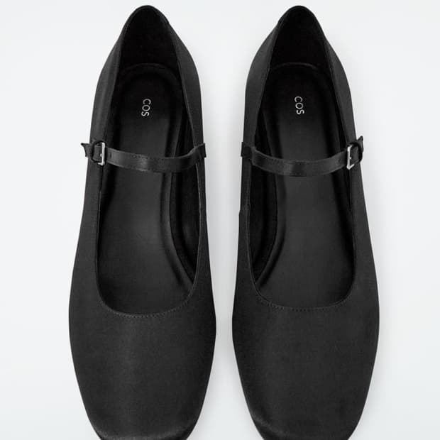 cos 코스 메리제인 새틴 38