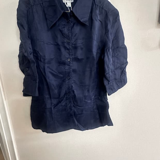 코스 개더드 크링클드 네이비 셔츠 (38사이즈)