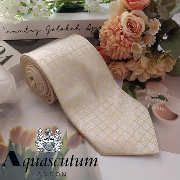 아쿠아스큐텀 실크 옐로우 패턴 넥타이 9.3cm A+등급 K2073
