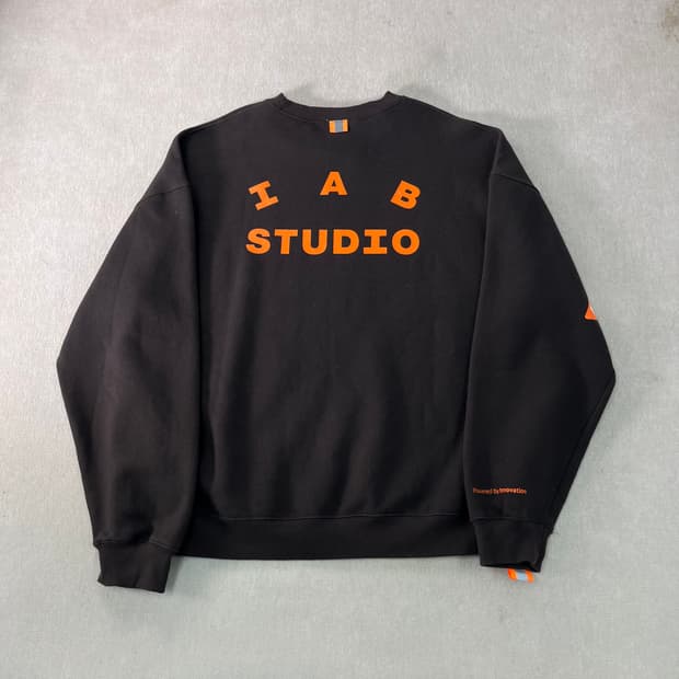 105 아이앱 스튜디오 X 두산 맨투맨