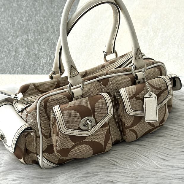 코치 자카드 멀티포켓 핸드백 