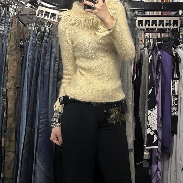 프린지 니트 스웨터