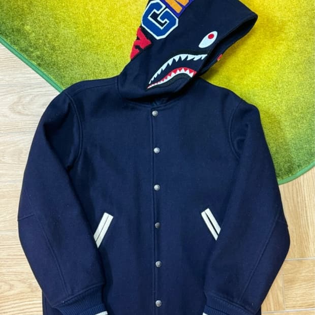 베이프 (Bape) 샤크 바시티 자켓