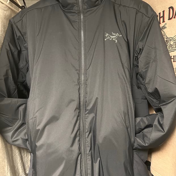 아크테릭스 아톰 sv 후드 블랙 L