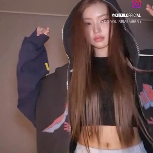 (키키 착용) 에이카 화이트 후드집업 s