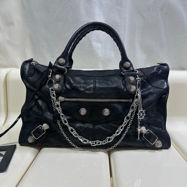 [A 정품] 발렌시아가 자이언트 시티 모터백 라지 블랙