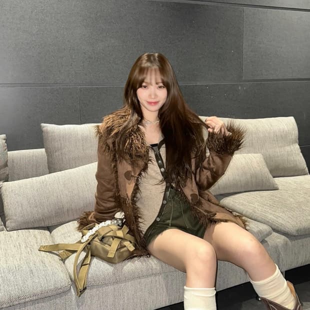 돌스킬 커렌트무드 무스탕 자켓 브라운