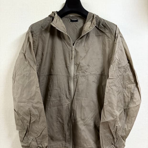 무탠다드 시티 레저 라이트웨이트 패커블 윈드브레이커 L 리프 베이지