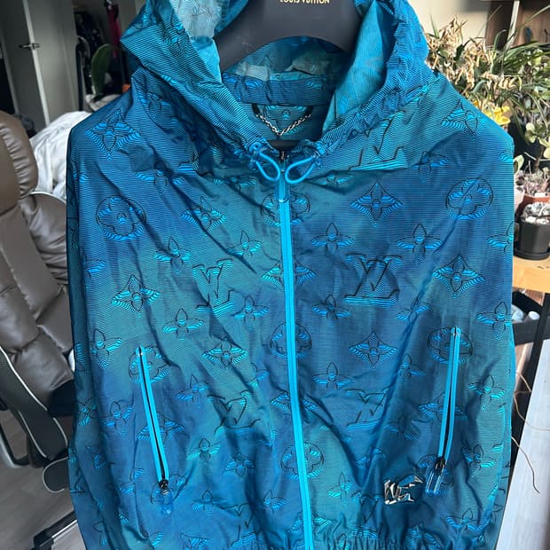 루이비통 바람막이 버질아블로 