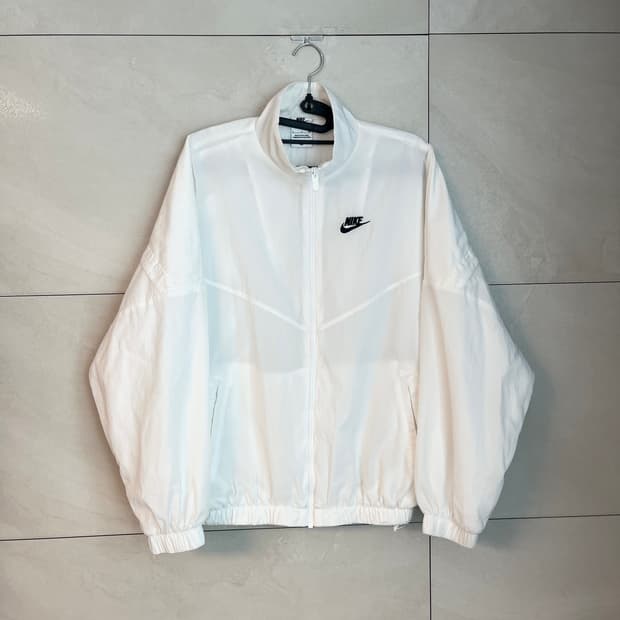 나이키 스우시 에센셜 바람막이 화이트 [S]