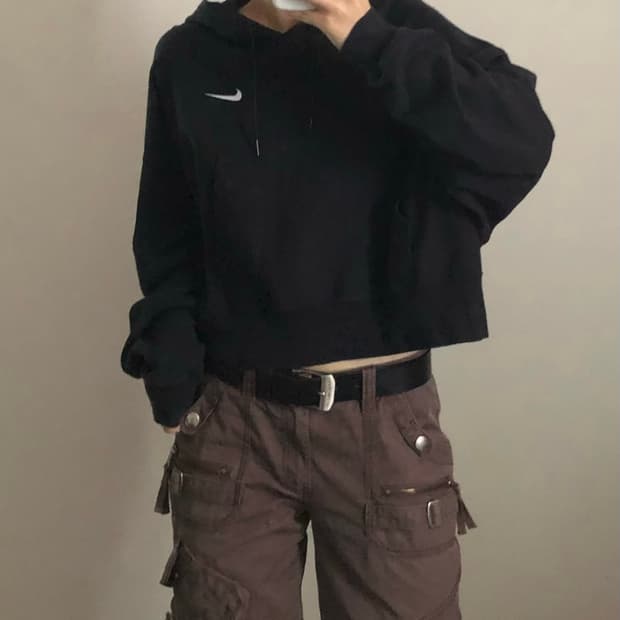 나이키 스몰로고 크롭 후드티