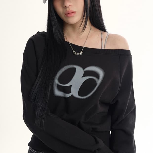 에즈온 맨디스웻셔츠(오프숄더) 블랙