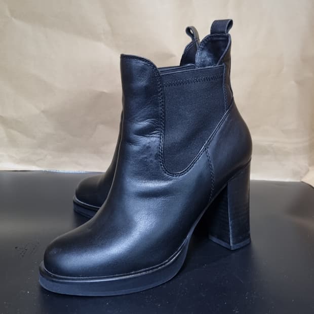 슈콤마보니 여성앵클 부츠230 굽10