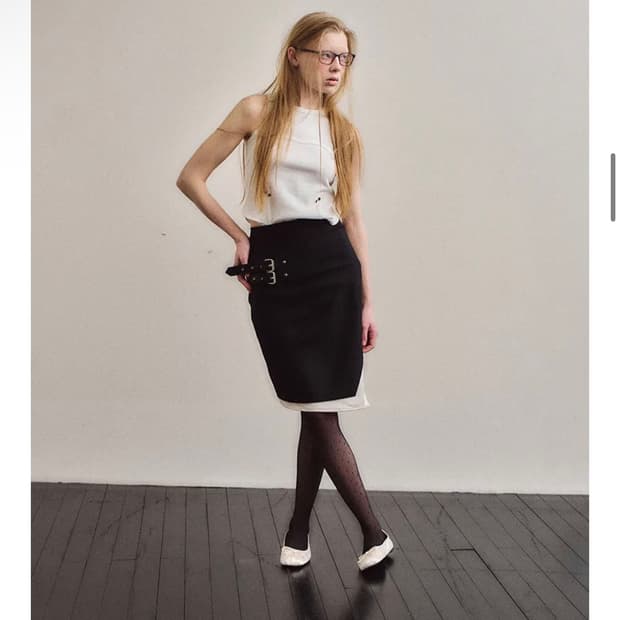 데어드 오블리크라인 레이어드 스커트