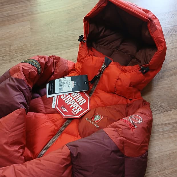 택붙은 미사용 블랙야크 여성 구스다운 패딩 점퍼 자켓