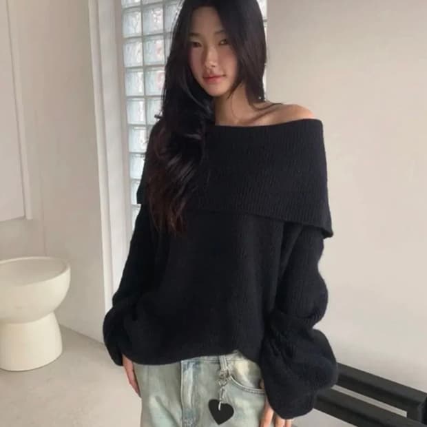 오프숄더 니트