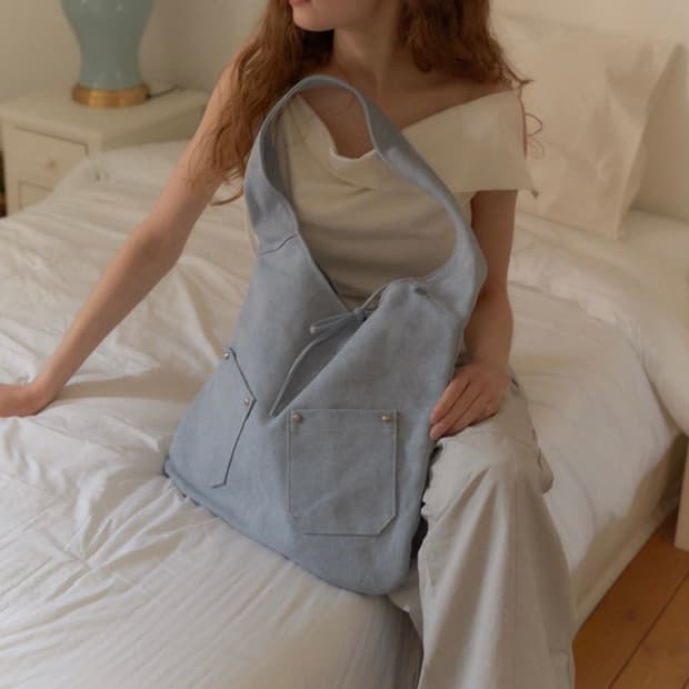 [미개봉 새상품] 아우로 스터드 숄더백🩵 보부상 추천