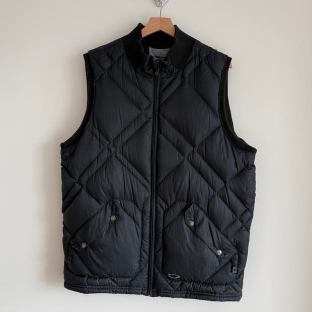 오클리(Oakley) 패딩 베스트