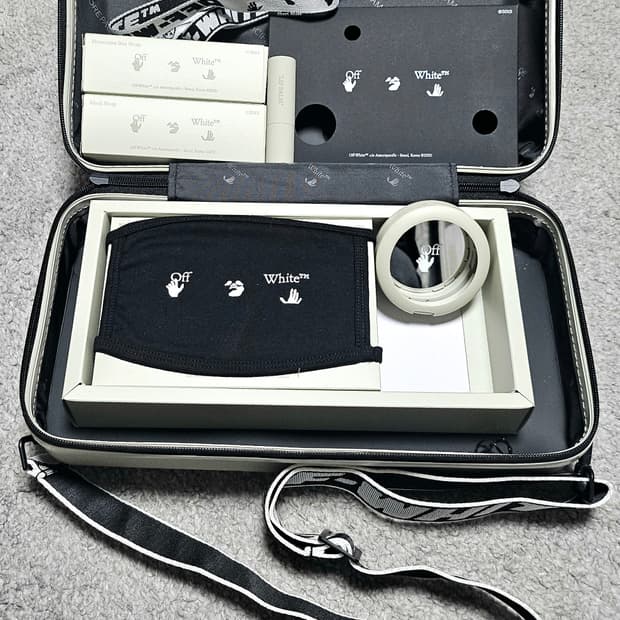 Off-White 오프화이트 X 아모레 퍼시픽 프로텍션백