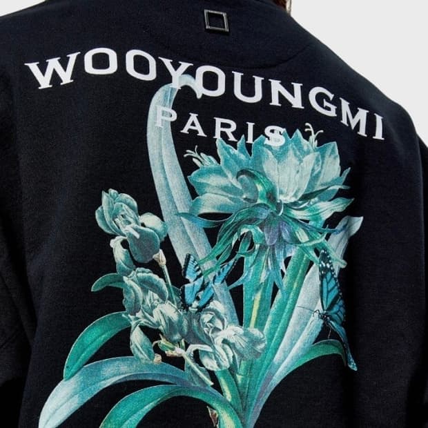 [정품]우영미 플라워 프린팅 블랙 맨투맨