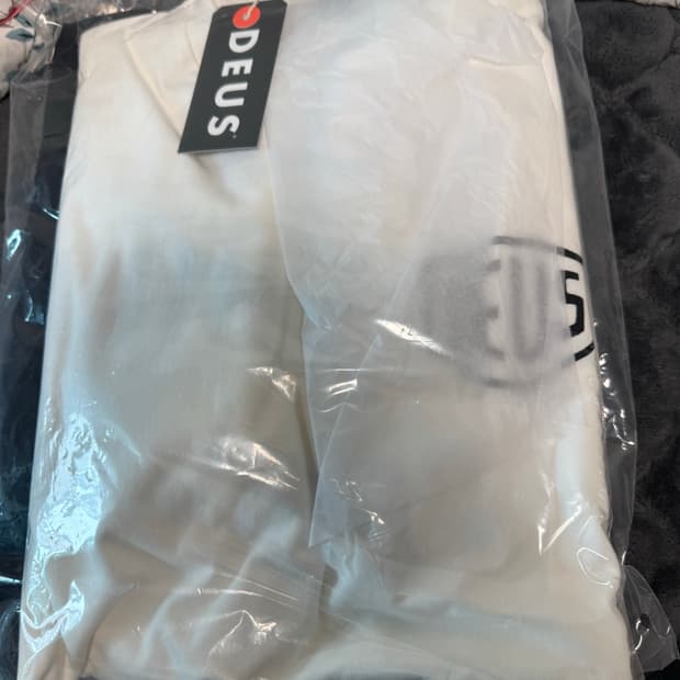 데우스 deus 롱슬리브 화이트 xxl 새상품