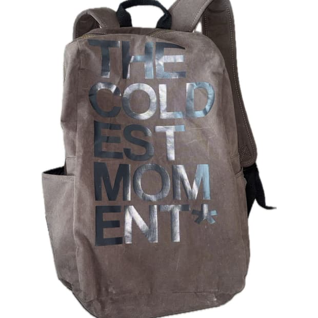 더콜디스트모먼트 백팩