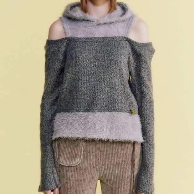 데비어퍼 컷아웃 니트