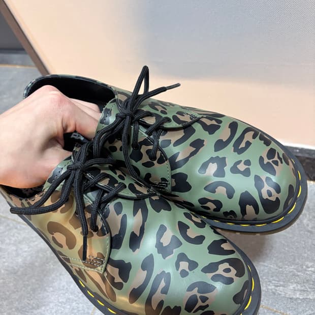 닥터마틴 레오파드 270