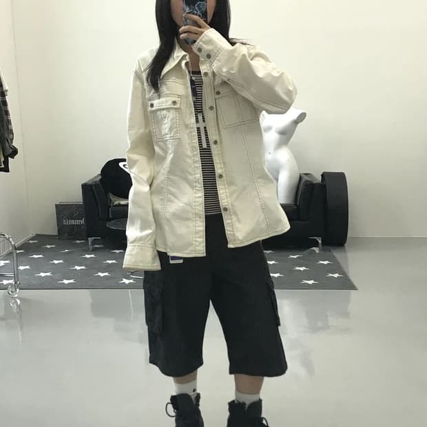 모르간 화이트 디테일 셔츠