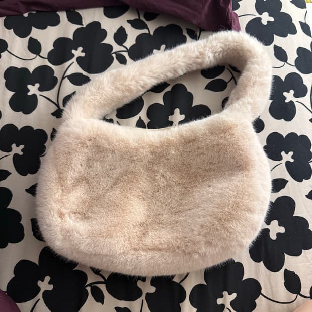 에잇세컨즈 퍼 가방