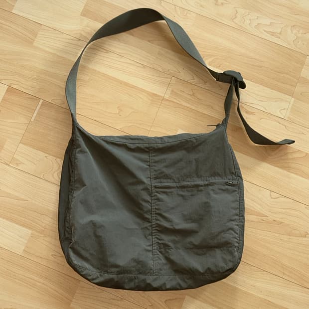 코스 COS 크로스백