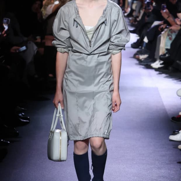 미우미우 23s/s 테크니컬 나일론 드레스(윈드 브레이커)