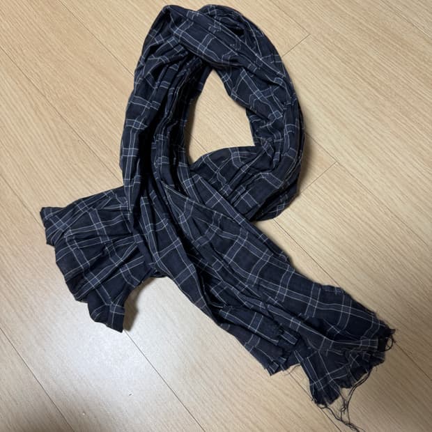 해칭룸 타탄체크 스카프