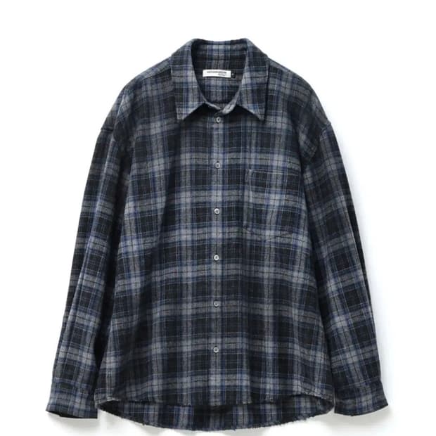 4)해칭룸 알약 셔츠