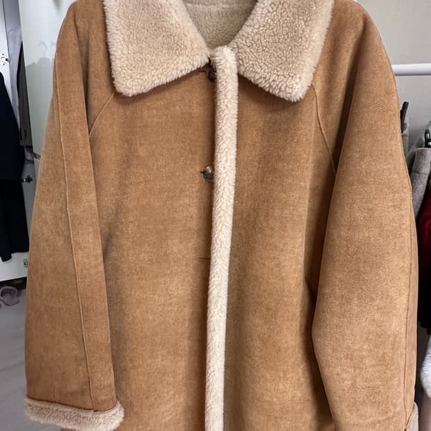 아카이브제이투유 캐롤 무스탕(카멜)