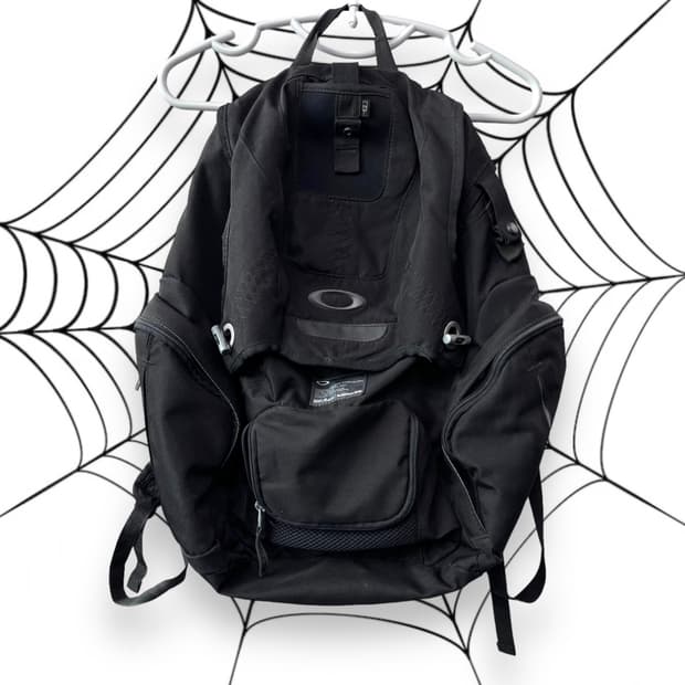 오클리 블랙 백팩