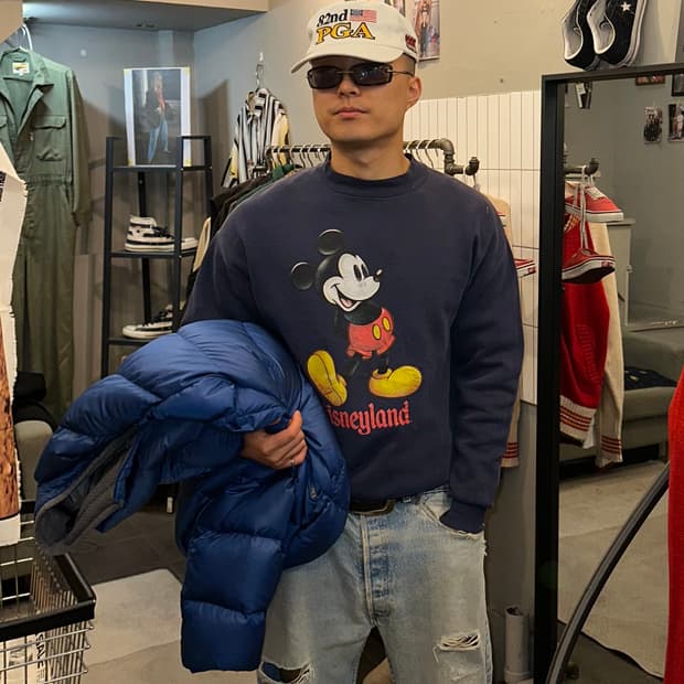 90’s Disney Mickey logo faded sweatshirt