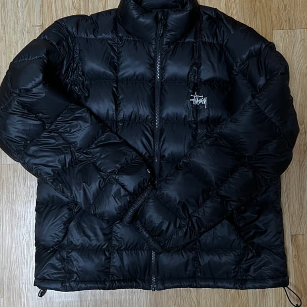 스투시 미드웨이트 푸퍼 블랙