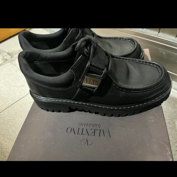 발렌티노 VLTN 더비 로퍼 슈즈 43