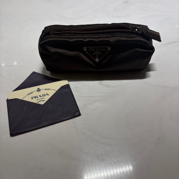 프라다 파우치 판매합니다 (개런티카드 0)