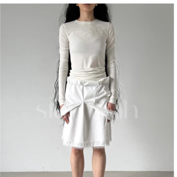 노이어덜트 엔젤 롱슬리브탑 네이비 새상품 