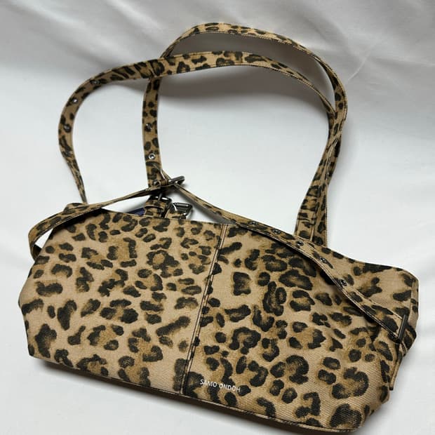 한소희 착용 /세이모온도 르 벨트 백 M 데님 레오파드 호피 가방 새제품