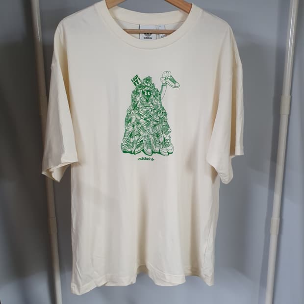 아디다스 스탠 유나이트 반팔 티셔츠