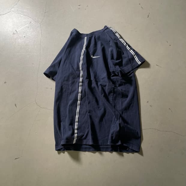 90’s Nike Vintage Line Detail Swoosh